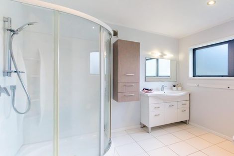 Photo of property in 11 Hicks Crescent, Waikanae Beach, Waikanae, 5036