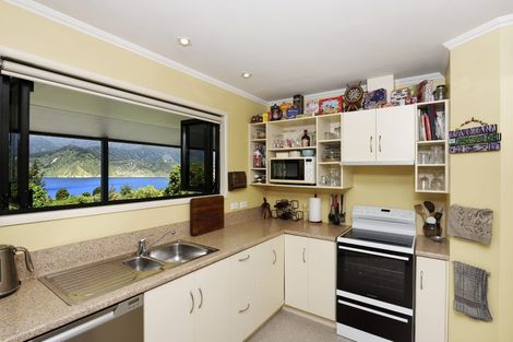 Photo of property in 16 Worlds End Road, Tennyson Inlet, Rai Valley, 7195