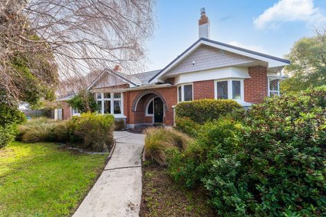 Photo of property in 20 Hargest Crescent, Saint Kilda, Dunedin, 9012