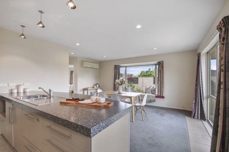 Photo of property in 5 Harrys Way, Redwood, Christchurch, 8051