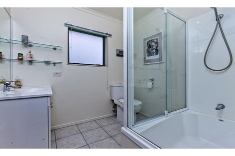 Photo of property in 2/11 Roanoke Way, Albany, Auckland, 0632