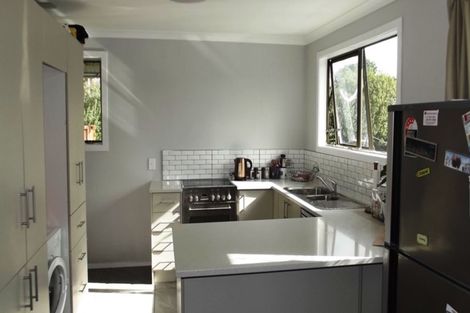 Photo of property in 71 Chichester Drive, Rosehill, Papakura, 2113