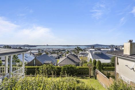 Photo of property in 3/5 Seymour Street, Saint Marys Bay, Auckland, 1011