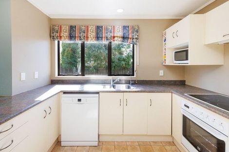 Photo of property in 68 Clifton Terrace, Fitzherbert, Palmerston North, 4410