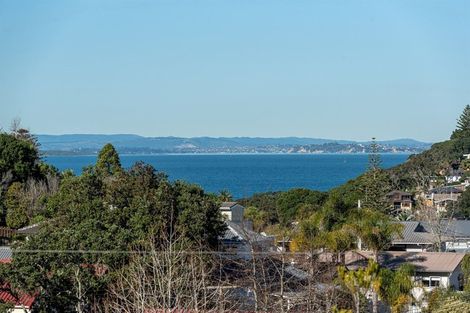 Photo of property in 2/53 Seaton Road, Murrays Bay, Auckland, 0630