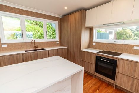 Photo of property in 71 Seatoun Heights Road, Seatoun, Wellington, 6022
