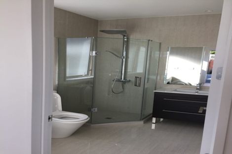 Photo of property in 24 Para Close, Fairview Heights, Auckland, 0632