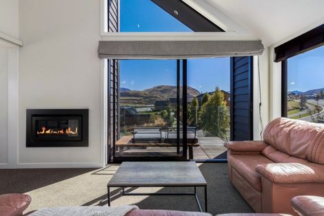 Photo of property in 8 Falconer Rise, Jacks Point, Queenstown, 9371