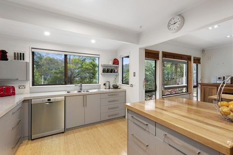 Photo of property in 97 Blue Mountains Road, Pinehaven, Upper Hutt, 5371