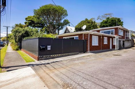 Photo of property in 70 Pendarves Street, New Plymouth, 4310