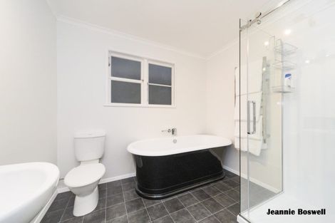 Photo of property in 40 Ruamahanga Crescent, Terrace End, Palmerston North, 4410