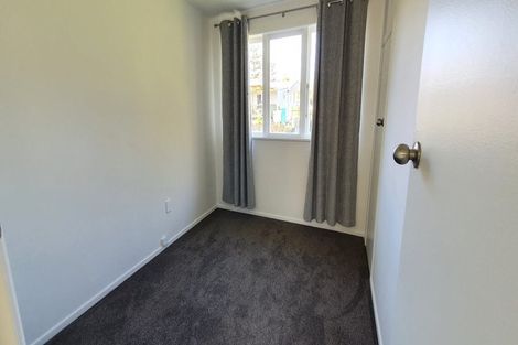 Photo of property in 82 Dundale Avenue, Blockhouse Bay, Auckland, 0600