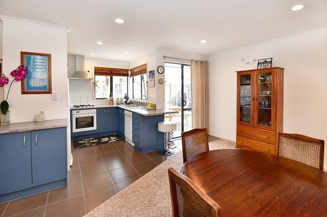 Photo of property in 8 Roberta Crescent, Orewa, 0931