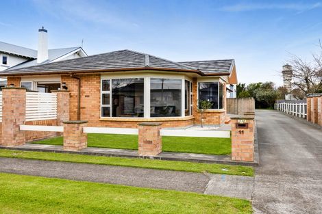 Photo of property in 11 Grey Street, Hawera, 4610