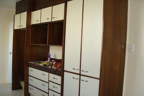 Photo of property in 43 Walworth Avenue, Pakuranga Heights, Auckland, 2010