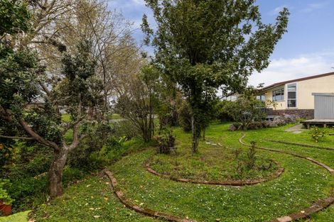 Photo of property in 106 Avondale Road, Taradale, Napier, 4112