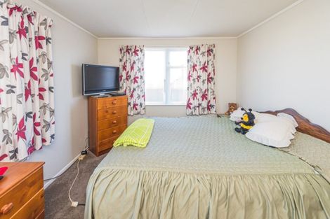 Photo of property in 21 Gibbons Crescent, Castlecliff, Whanganui, 4501