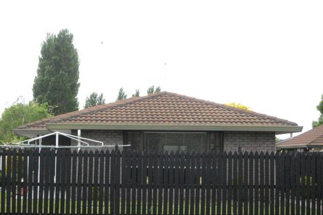 Photo of property in 2/172 Grimseys Road, Redwood, Christchurch, 8051