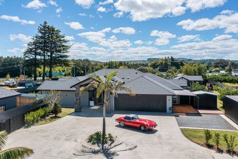 Photo of property in 8a Jelas Drive, Riverhead, 0820