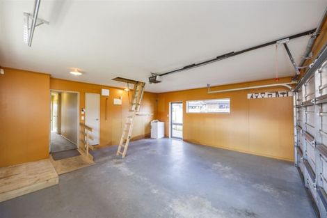 Photo of property in 16 Daniel Place, Kelvin Grove, Palmerston North, 4414