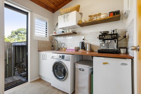 Photo of property in 202 Beverley Terrace, Whangamata, 3620