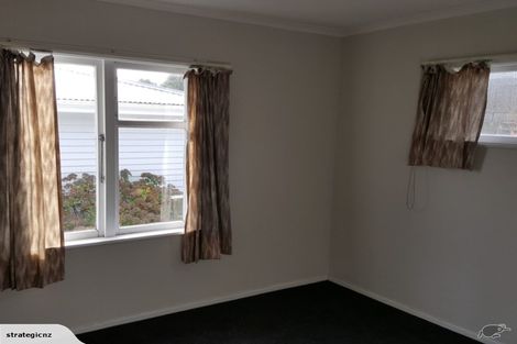 Photo of property in 37 Redwood Avenue, Tawa, Wellington, 5028
