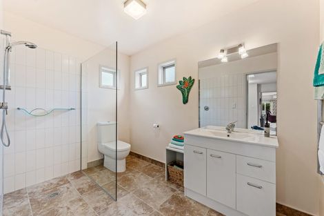 Photo of property in 17 Hawaiian Parade, Arkles Bay, Whangaparaoa, 0932