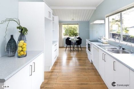 Photo of property in 72a Marine Parade, Mellons Bay, Auckland, 2014