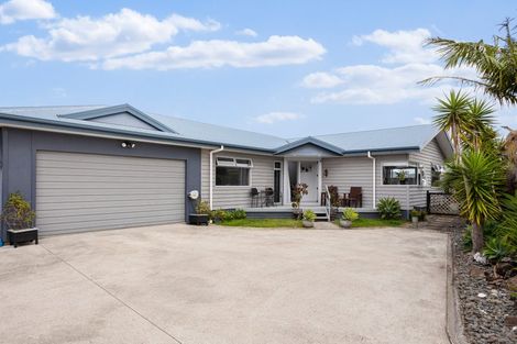 Photo of property in 12 Redwings Close, Whitianga, 3510