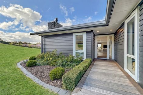 Photo of property in 7 Lochinvar Lane, Acacia Bay, Taupo, 3385
