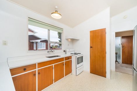 Photo of property in 12 Kapiti Place, Awapuni, Palmerston North, 4412