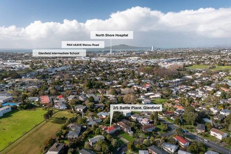 Photo of property in 2/5 Battle Place, Glenfield, Auckland, 0629