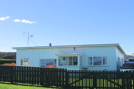 Photo of property in 13 Taylor Street, Foxton Beach, Foxton, 4815
