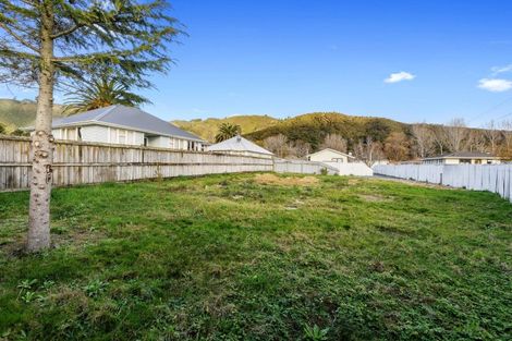 Photo of property in 61a Strand Crescent, Naenae, Lower Hutt, 5011