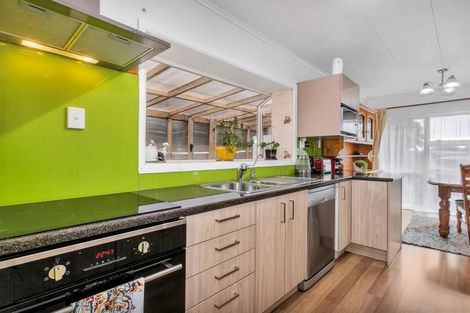 Photo of property in 51 Christmas Road, Manurewa, Auckland, 2102