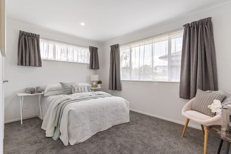 Photo of property in 1/38 Ballater Place, Highland Park, Auckland, 2010