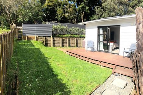 Photo of property in 29 Deverell Place, Northcross, Auckland, 0632