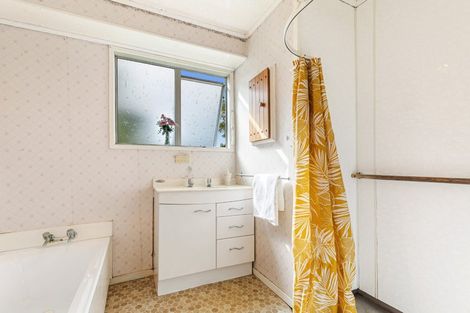 Photo of property in 14 Benita Place, Sunnyvale, Auckland, 0612