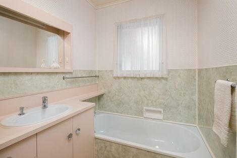 Photo of property in 96 Moana Road, Okitu, Gisborne, 4010