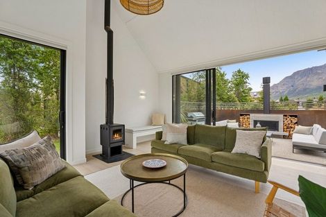 Photo of property in 1 Torridon Court, Jacks Point, Queenstown, 9371