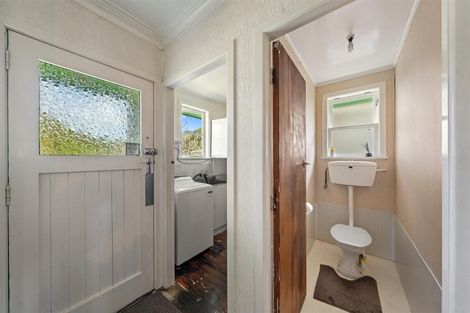 Photo of property in 9 Kuaka Place, New Lynn, Auckland, 0600