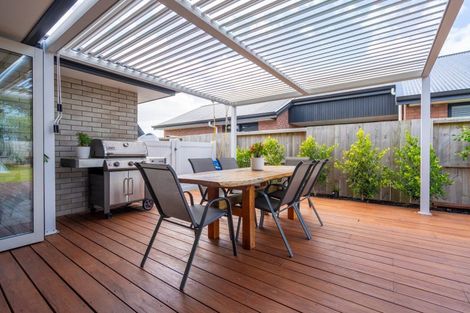 Photo of property in 67 Kaurinui Crescent, One Tree Point, 0118