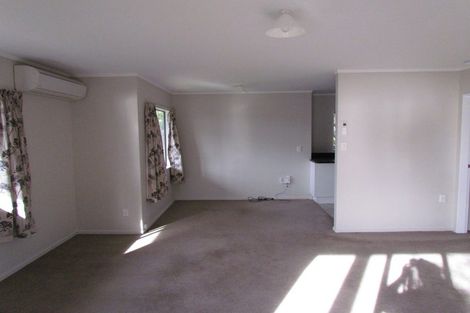 Photo of property in 6 Seagull Place, Whitby, Porirua, 5024