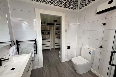 Photo of property in 10a Hereford Street, West End, Palmerston North, 4410