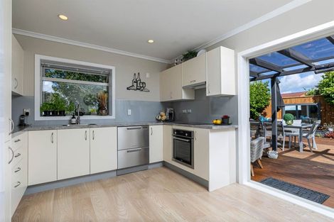 Photo of property in 59 Spence Road, Henderson, Auckland, 0612