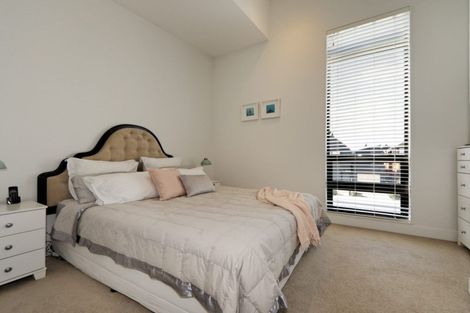 Photo of property in 17 Isitt Road, Hobsonville, Auckland, 0616