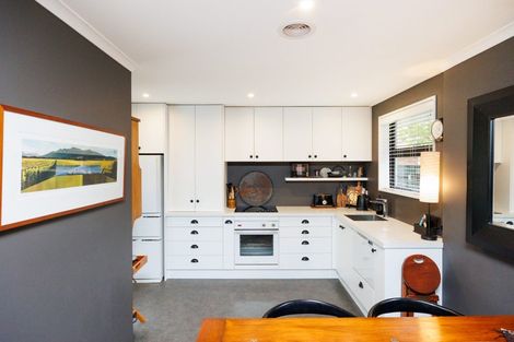 Photo of property in 8 Earl Place, Hokowhitu, Palmerston North, 4410