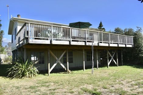 Photo of property in 45 Manga-pirau Street, Waikawa Beach, Manakau, 5573