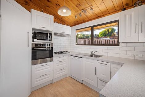 Photo of property in 62 Cumberland Crescent, Welcome Bay, Tauranga, 3112