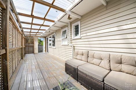 Photo of property in 51 Stottholm Road, Titirangi, Auckland, 0604